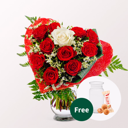 Rose Bouquet Romeo with vase & 3 Ferrero Giotto