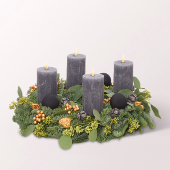 Anthrazitfarbener Adventskranz (Ø 30 cm) mit Ferrero Giotto 3er