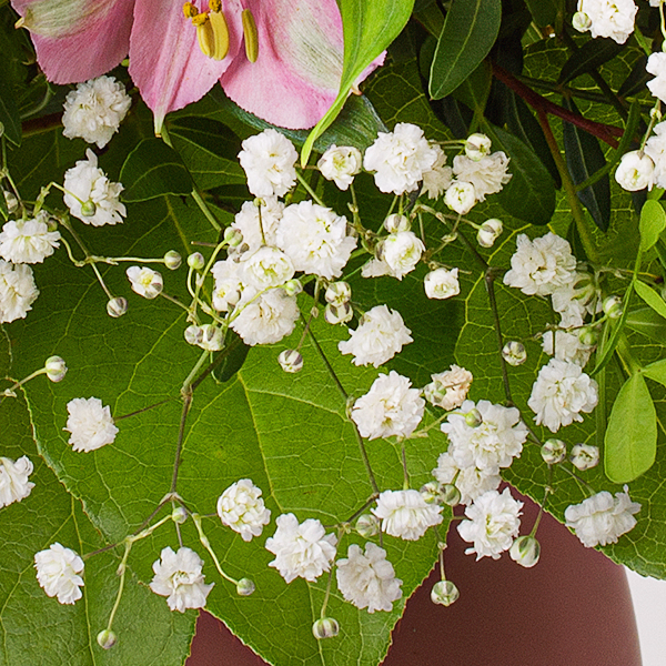Blumenstrauß Winterspiel mit Vase & Ferrero Giotto 3er