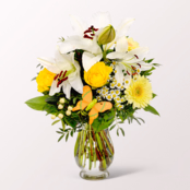 Flower Bouquet Sonnengelb with vase & 3 Ferrero Giotto