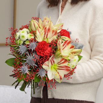 Flower Bouquet Winterode with vase & 3 Ferrero Giotto