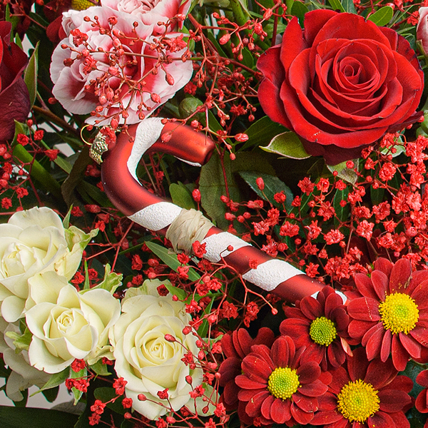 Blumenstrauß Wintergarten mit Vase & Ferrero Giotto 3er