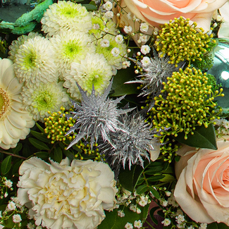 Premiumstrauß Wintertraum mit Premiumvase & Ferrero Giotto 3er