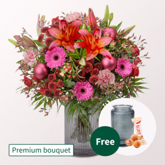 Premium Bouquet Winterglück with Premium Vase & 3 Ferrero Giotto
