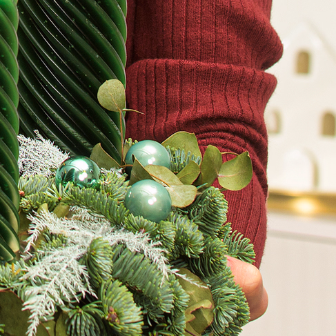 Wreath Winterbote (Ø 40 cm)) with 3 Ferrero Giotto