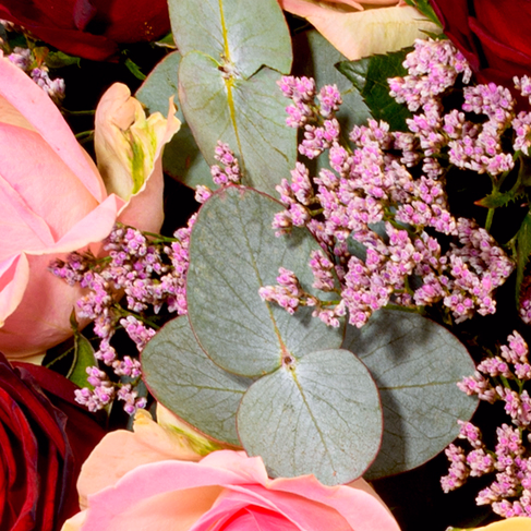 Premiumstrauß Rosenfest mit Premiumvase & Ferrero Giotto 3er