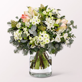 Premiumstrauß Winterliebe mit Premiumvase & Ferrero Giotto 3er