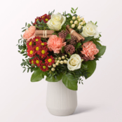 Blumenstrauß Winterbote mit Vase & Ferrero Giotto 3er