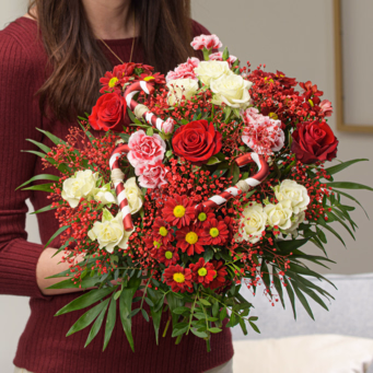 Blumenstrauß Wintergarten mit Vase & Ferrero Giotto 3er